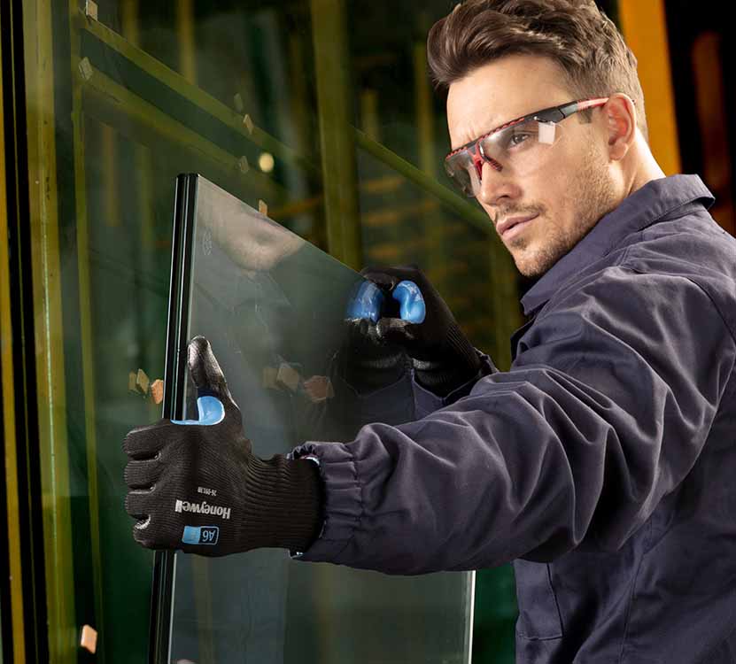 Honeywell CoreShield 26-0913B Smooth Nitrile Coating Cut resistant Gloves Level A6/F